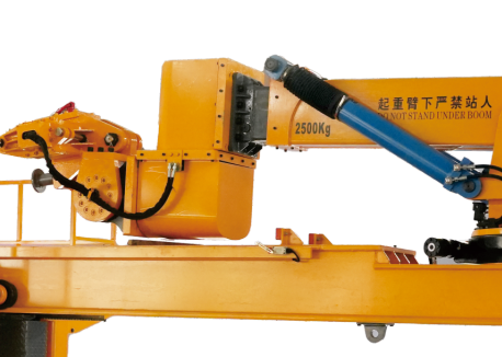 External hydraulic cylinder on the JXS liner handler boom